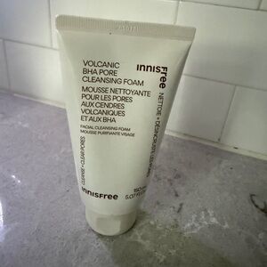 New sealed Volcanic BHA Pore face cleanser Cleansing Foam - White
